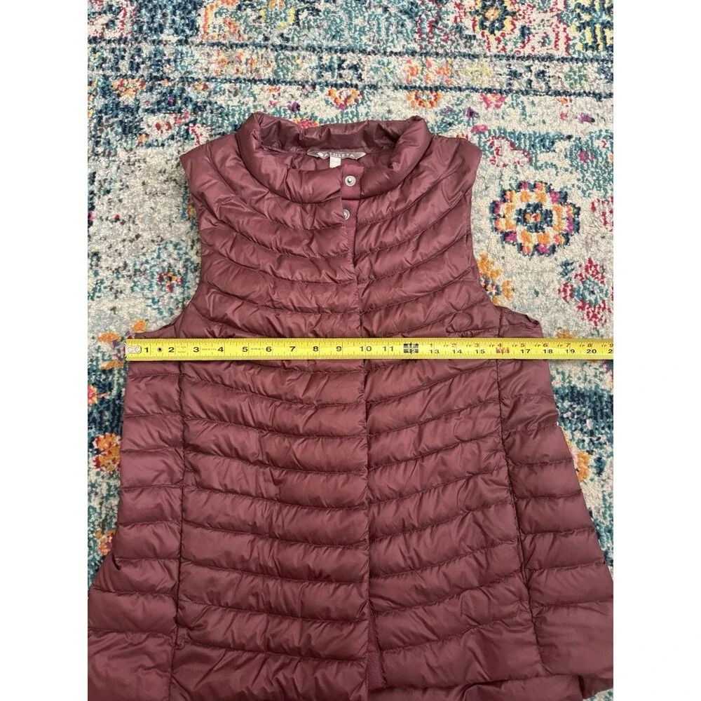 Athleta Women's Down Ouffer Vest‎ in Burgundy Size Small Outdoors Nature Layers